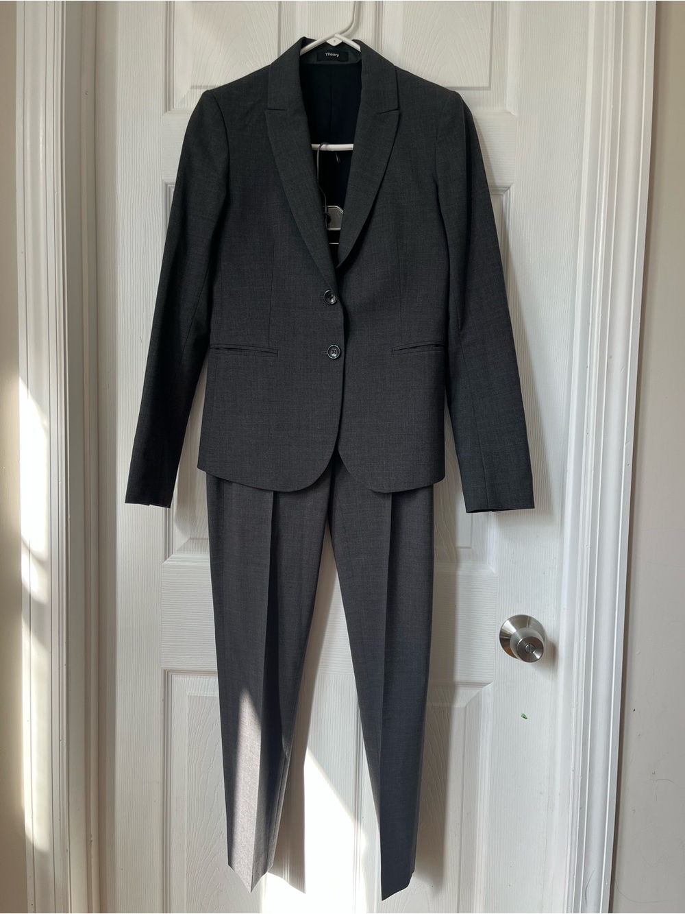 Theory Charcoal Gray wool blend Women's blazer straight pant legs set size 2